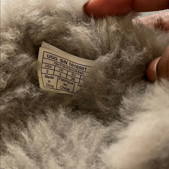 Ugg boots - Picture 6 of 6